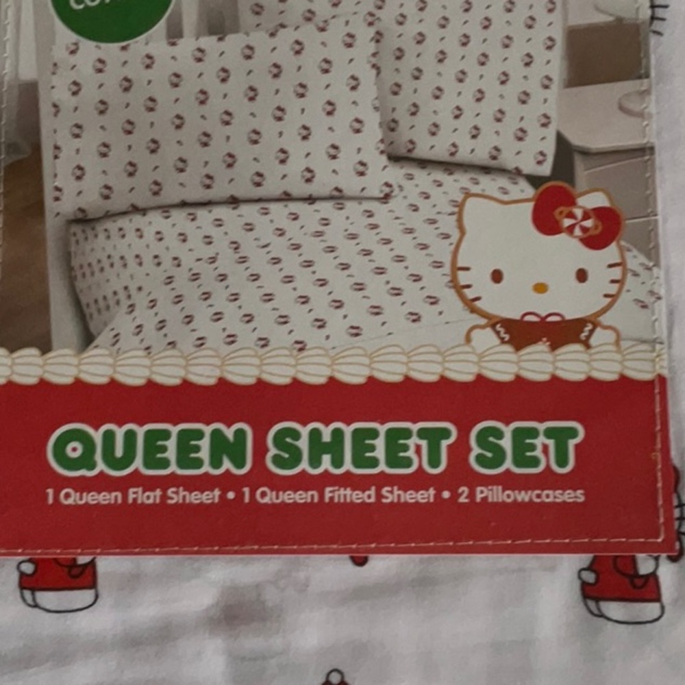 Hello Kitty Sheet Set - White and Red - Picture 2 of 5